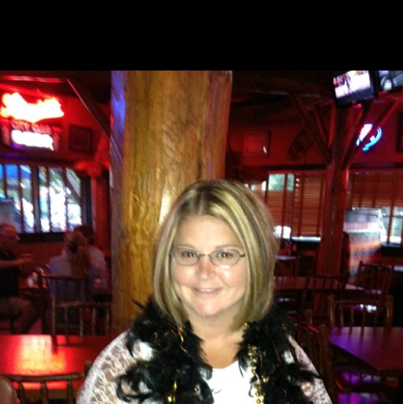 Meet your Posher, Ann - Picture 1 of 1